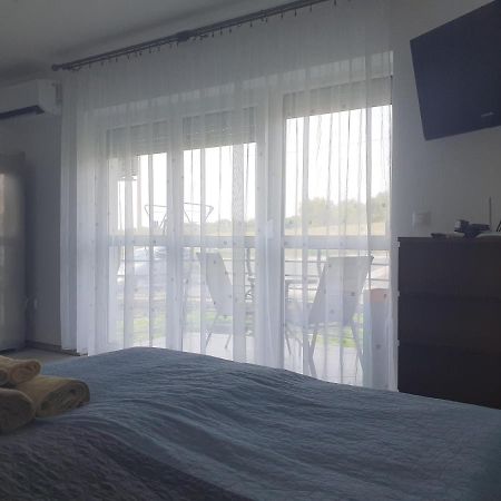 Liliom Apartman Apartment Heviz Exterior photo